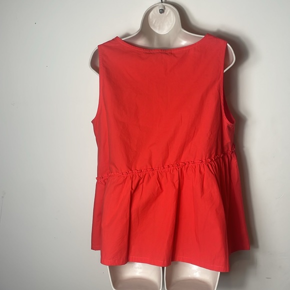 BEAU JOURS Alisson Tank - 9K1161 - in Poppy NWT
Regular price $136.00 - Picture 7 of 10